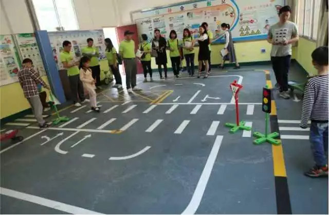 延綿大愛五百公里<div   id=