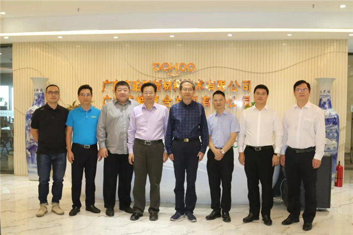 中共贛州市委常委<div   id=