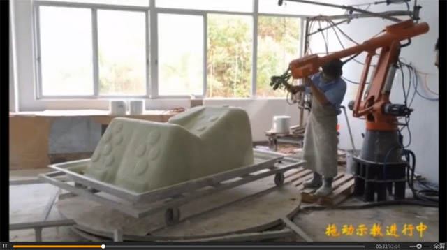還在“佛系”手工噴涂<div   id=