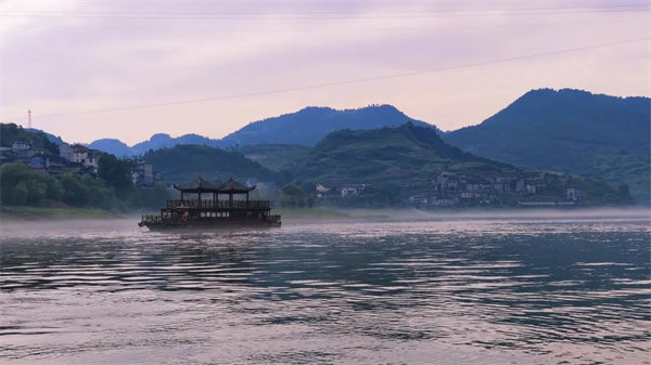 “湘”約鳳凰<div   id=