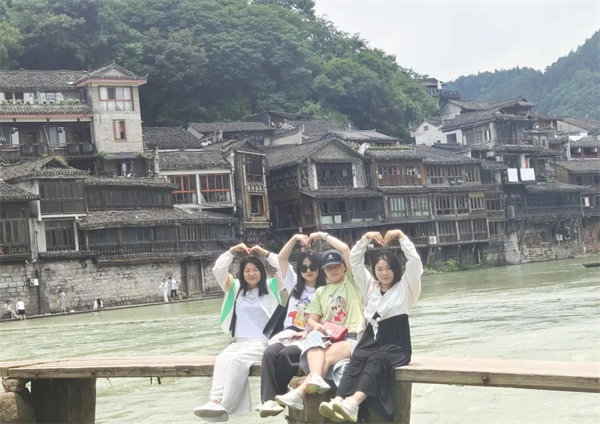 “湘”約鳳凰<div   id=