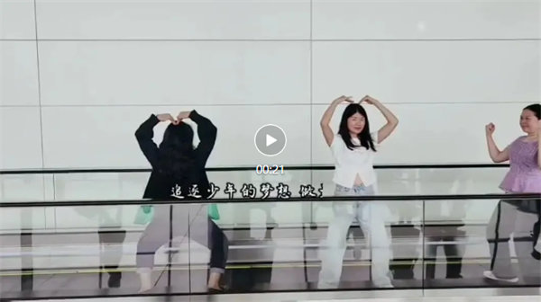 廿載風(fēng)云一路行<div   id=