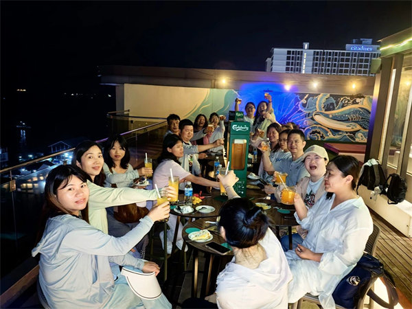 廿載風(fēng)云一路行<div   id=