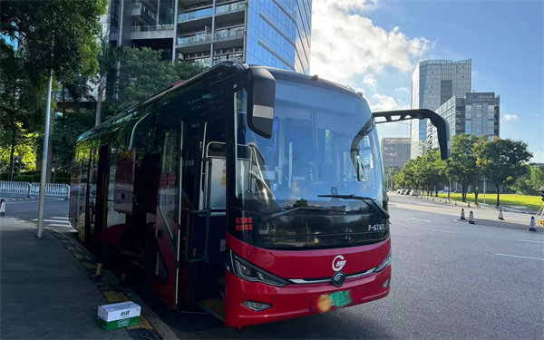 趣游盛夏<div   id=
