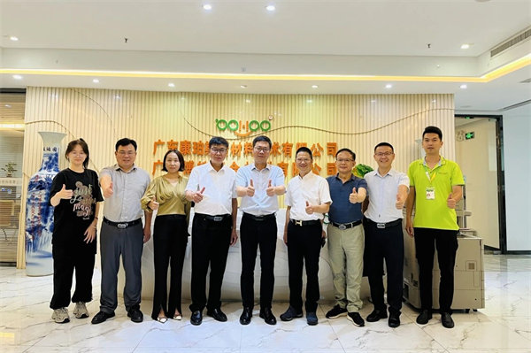 凝聚校友情<div   id=