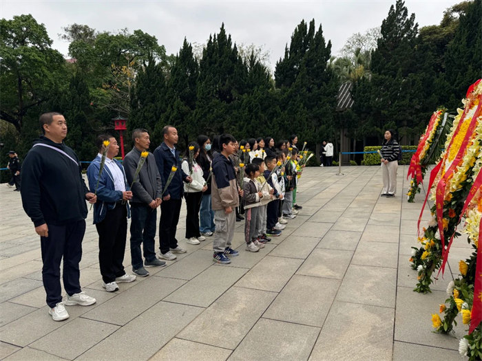 緬懷英烈志，傳承民族魂—黃花崗七十二烈士陵園祭奠活動   -3